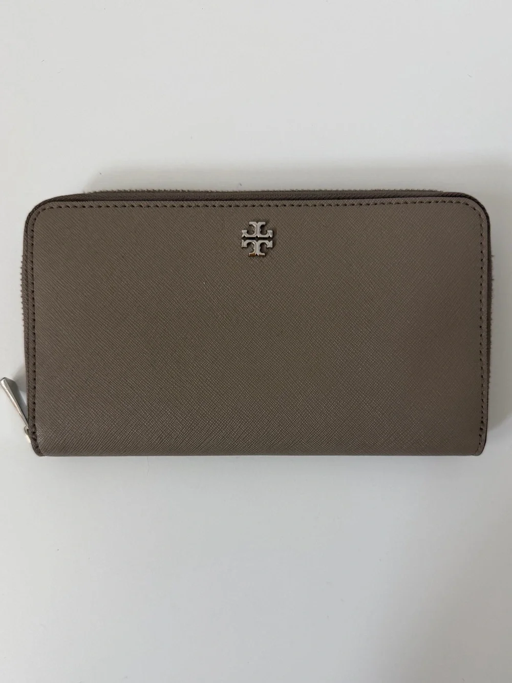 Tory Burch Robinson Zip Continental Wallet in French Gray